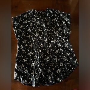‼️Mix and Match 3 items for $5‼️  New black floral and top size unknown